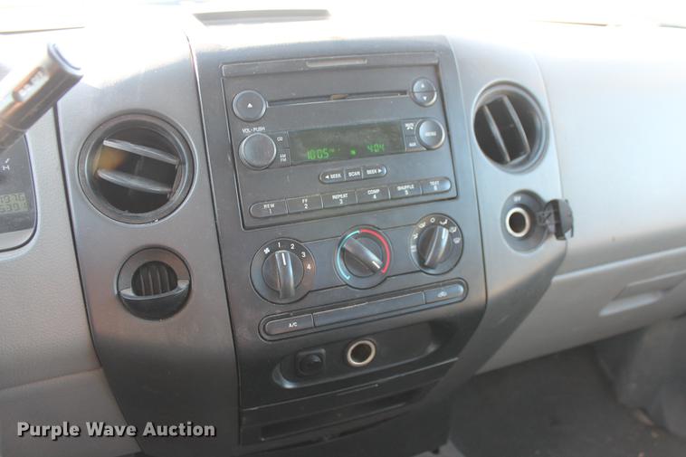 image for item DB5046 2006 Ford F150 STX Super Cab pickup truck