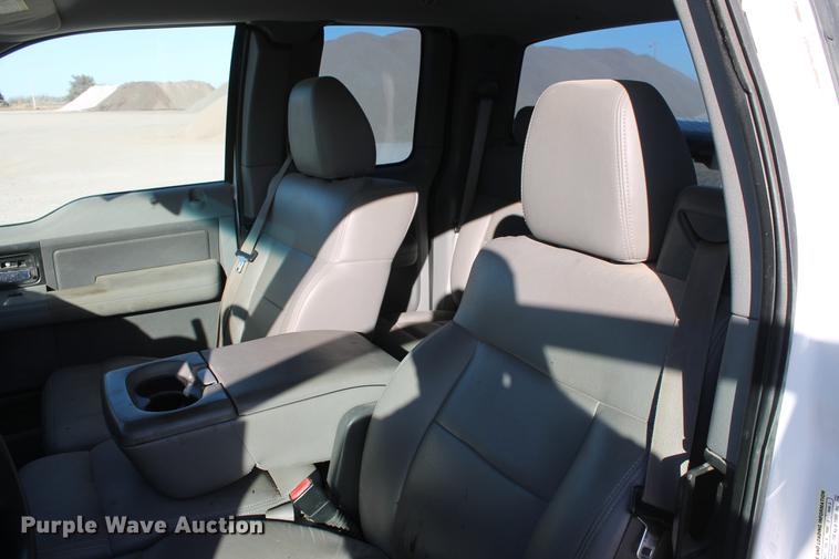 image for item DB5046 2006 Ford F150 STX Super Cab pickup truck