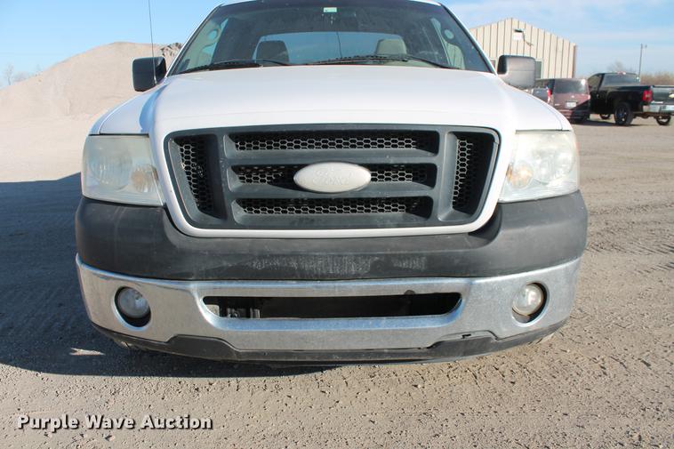 image for item DB5046 2006 Ford F150 STX Super Cab pickup truck