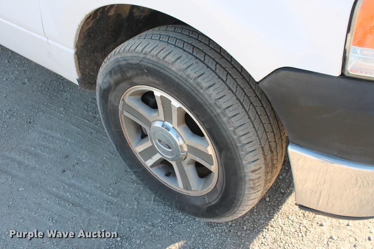 image for item DB5046 2006 Ford F150 STX Super Cab pickup truck