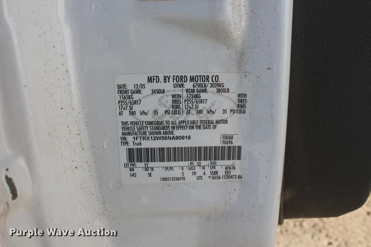 image for item DB5046 2006 Ford F150 STX Super Cab pickup truck