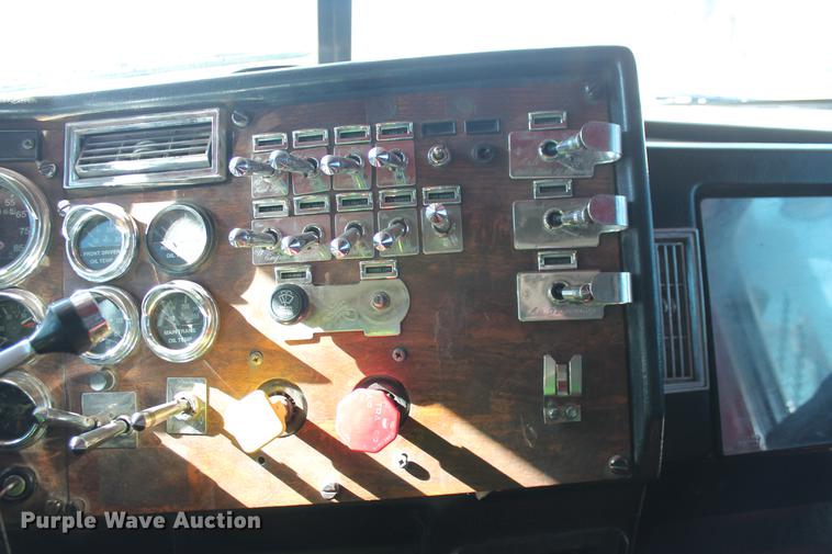 image for item DB5049 2000 Peterbilt 379 dump truck