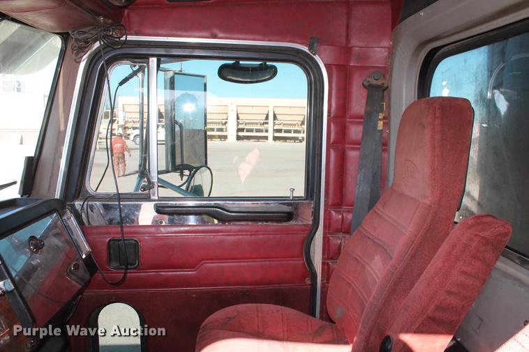 image for item DB5049 2000 Peterbilt 379 dump truck