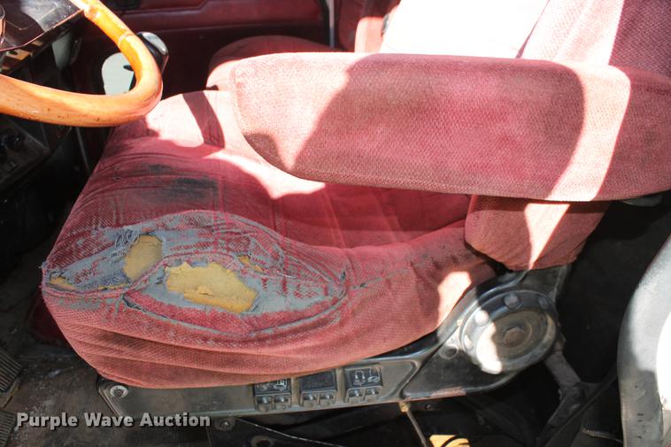 image for item DB5049 2000 Peterbilt 379 dump truck