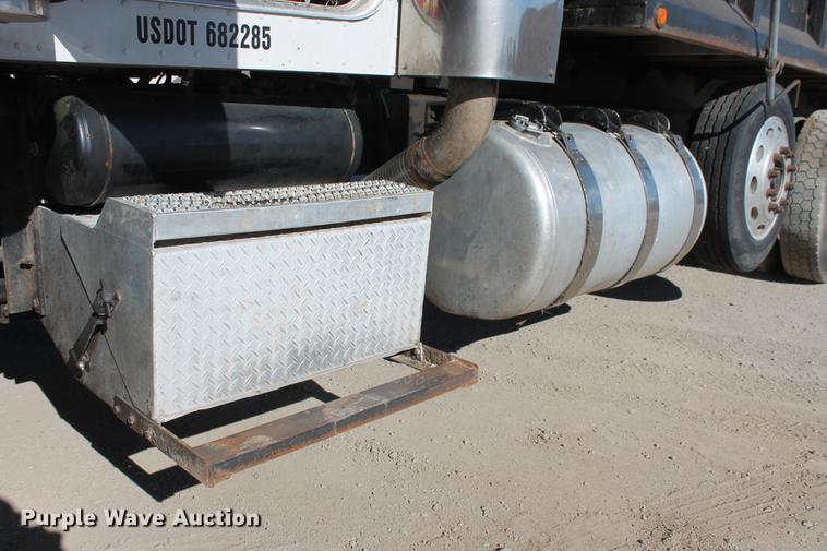 image for item DB5049 2000 Peterbilt 379 dump truck