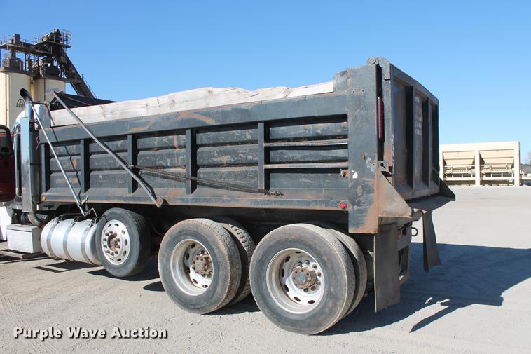 image for item DB5049 2000 Peterbilt 379 dump truck