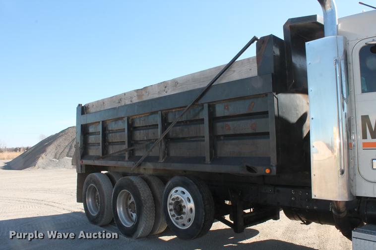 image for item DB5049 2000 Peterbilt 379 dump truck
