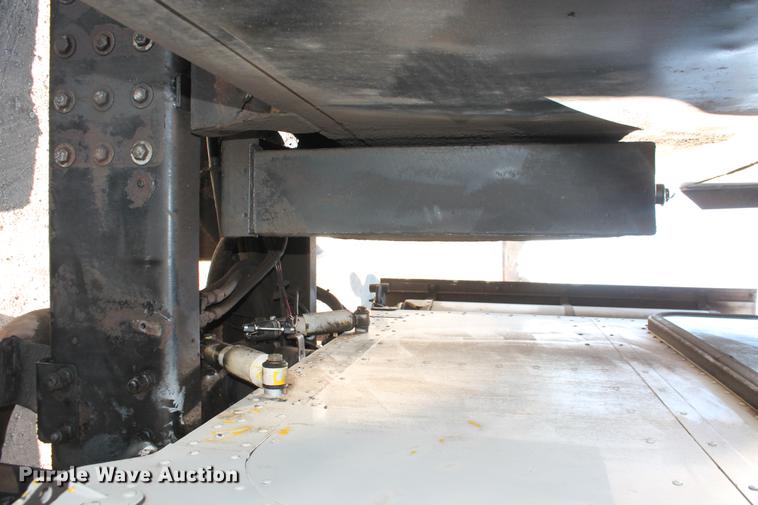 image for item DB5049 2000 Peterbilt 379 dump truck