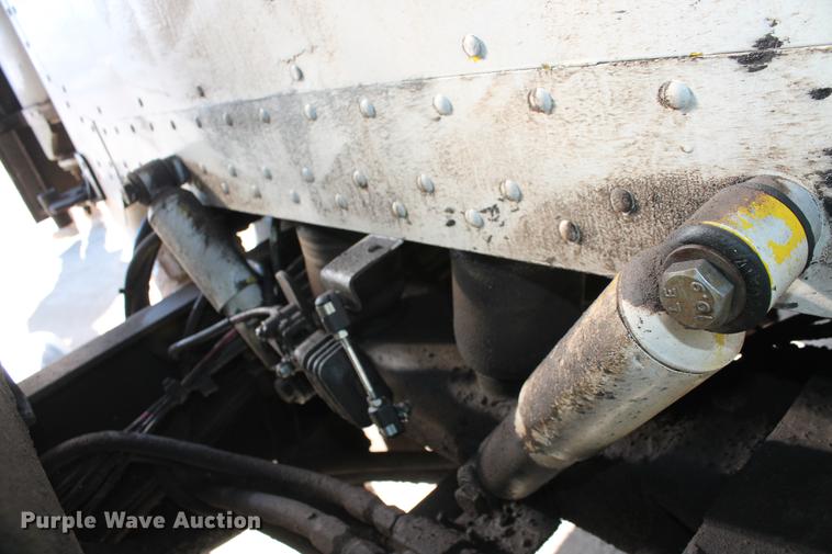 image for item DB5049 2000 Peterbilt 379 dump truck