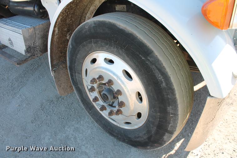 image for item DB5049 2000 Peterbilt 379 dump truck