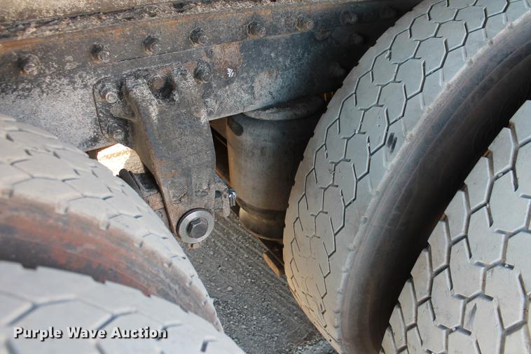 image for item DB5049 2000 Peterbilt 379 dump truck