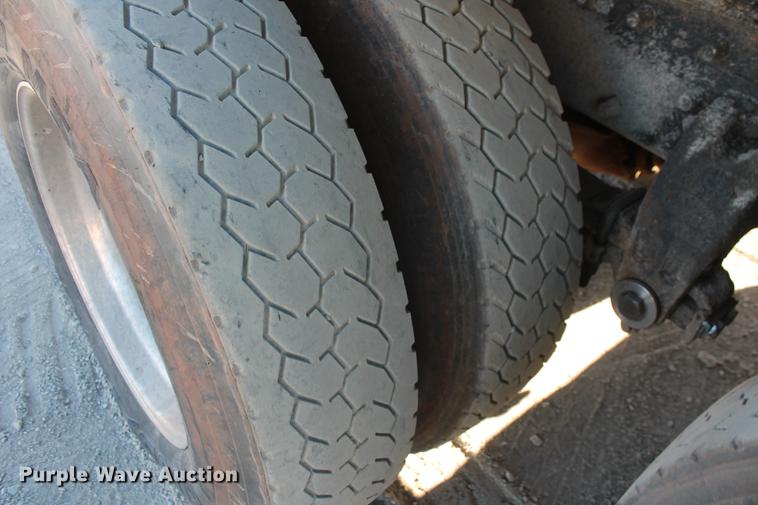 image for item DB5049 2000 Peterbilt 379 dump truck