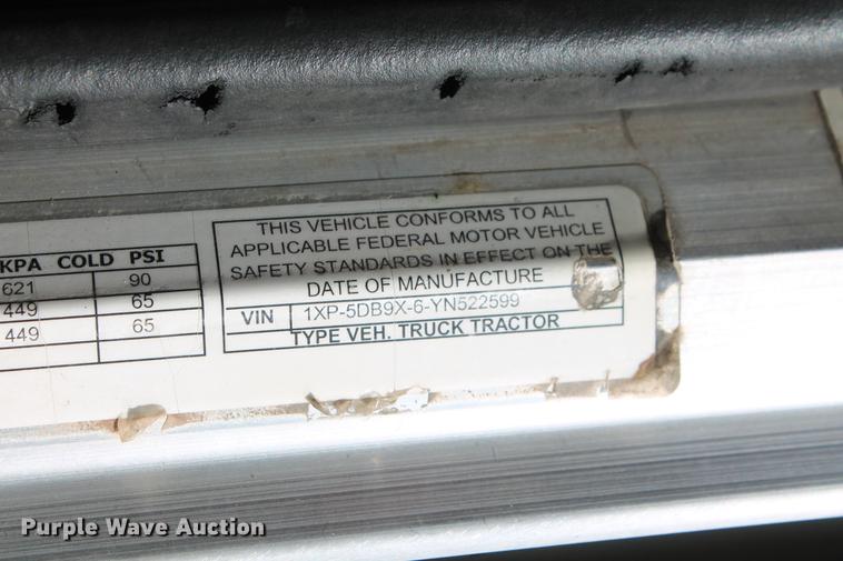 image for item DB5049 2000 Peterbilt 379 dump truck