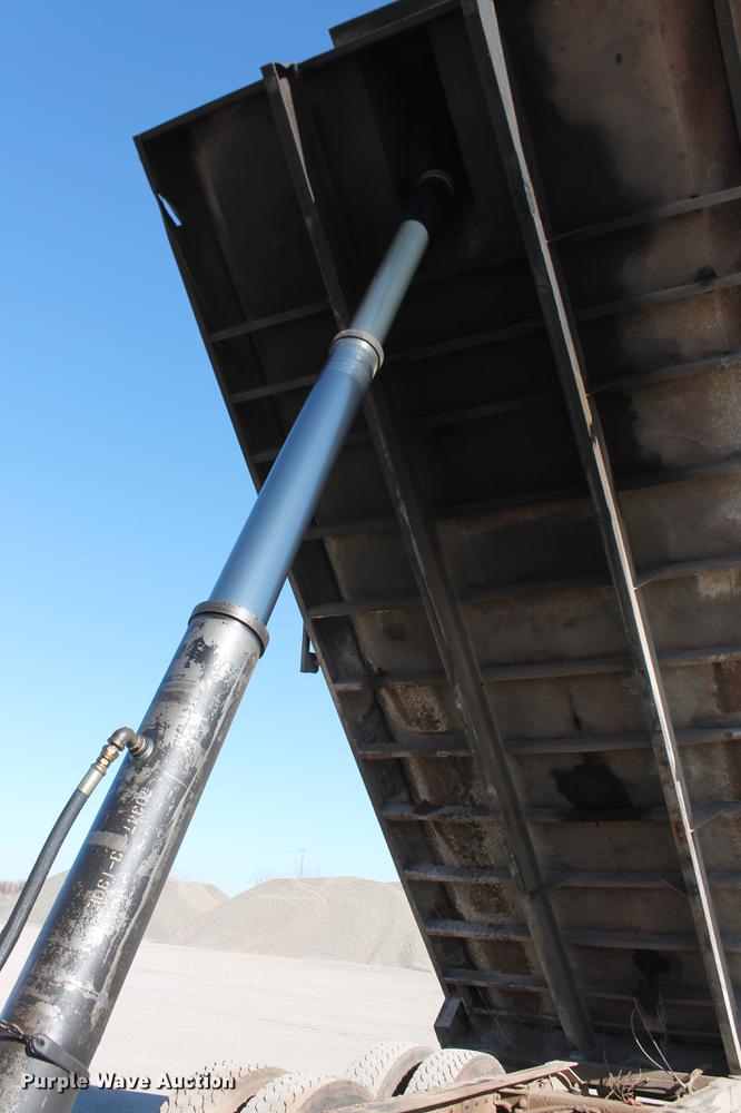 image for item DB5049 2000 Peterbilt 379 dump truck