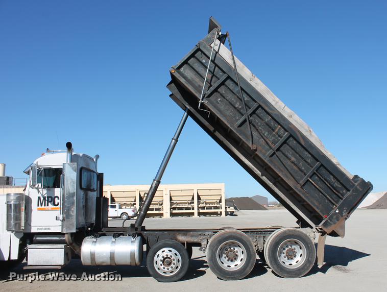 image for item DB5049 2000 Peterbilt 379 dump truck