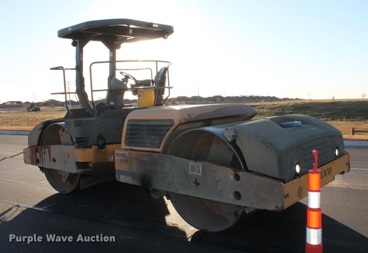image for item DB5051 2015 Volvo DD140 double drum vibratory roller