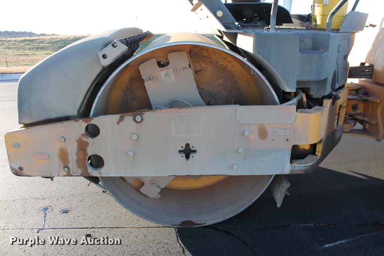image for item DB5051 2015 Volvo DD140 double drum vibratory roller