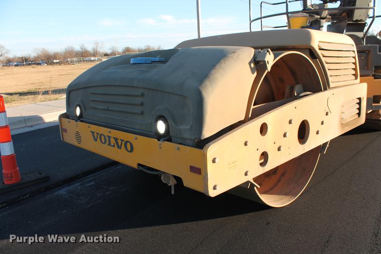 image for item DB5051 2015 Volvo DD140 double drum vibratory roller