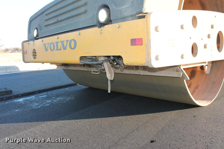 image for item DB5051 2015 Volvo DD140 double drum vibratory roller