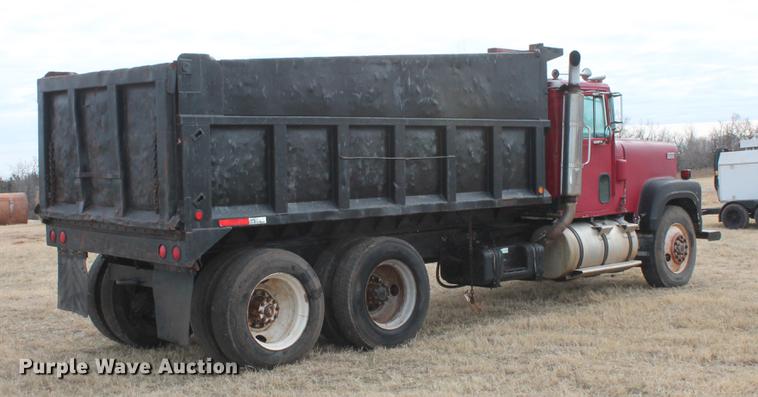 image for item DB5059 1981 International F4370 Transter 4300 dump truck