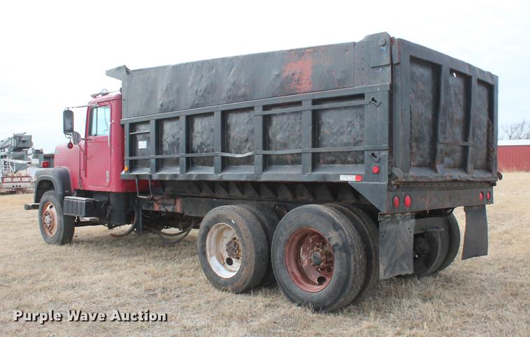 image for item DB5059 1981 International F4370 Transter 4300 dump truck