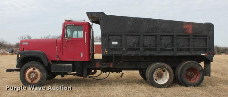 image for item DB5059 1981 International F4370 Transter 4300 dump truck