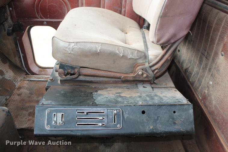 image for item DB5059 1981 International F4370 Transter 4300 dump truck