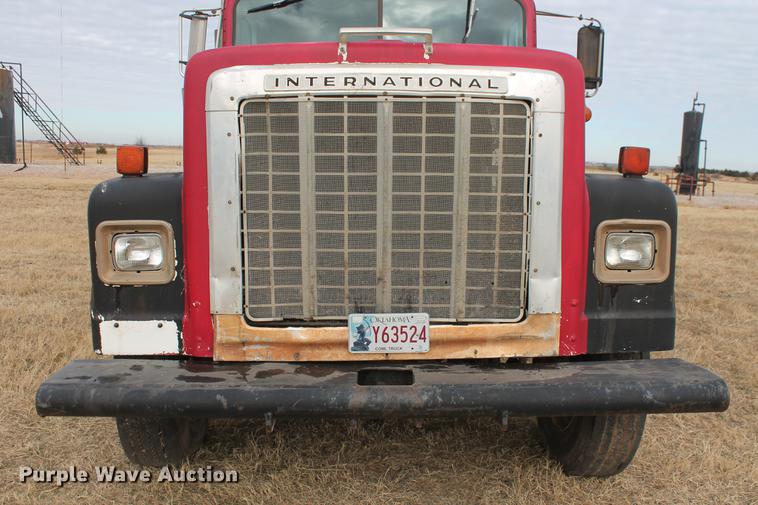 image for item DB5059 1981 International F4370 Transter 4300 dump truck