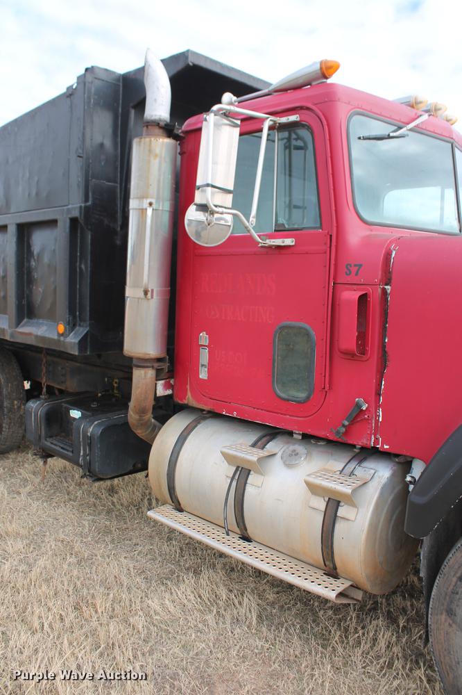 image for item DB5059 1981 International F4370 Transter 4300 dump truck