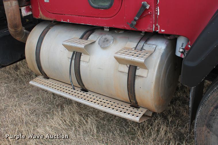 image for item DB5059 1981 International F4370 Transter 4300 dump truck