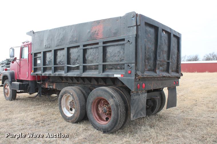 image for item DB5059 1981 International F4370 Transter 4300 dump truck