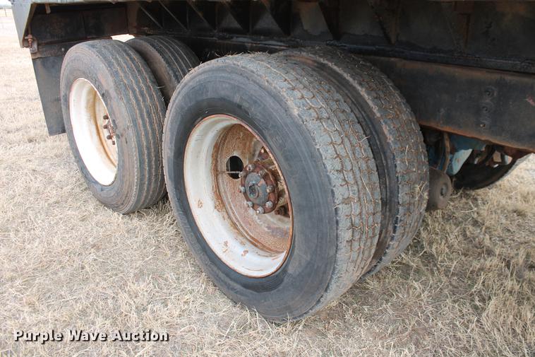 image for item DB5059 1981 International F4370 Transter 4300 dump truck