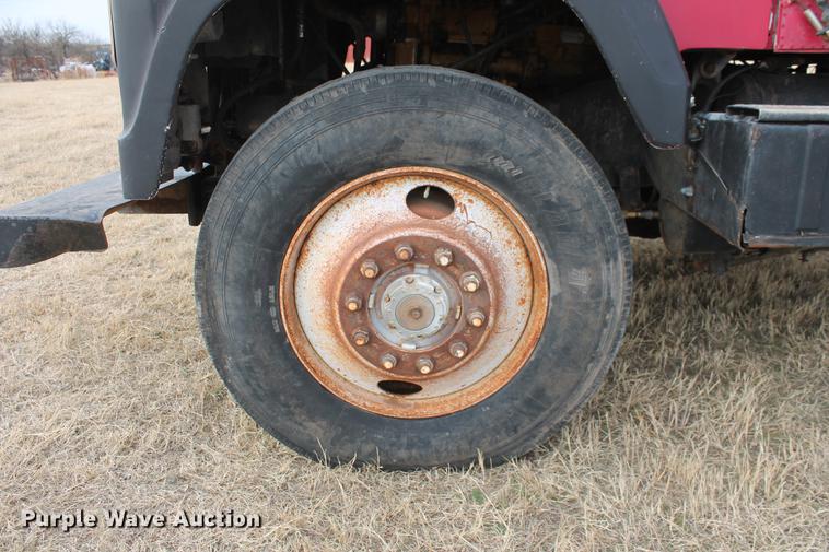 image for item DB5059 1981 International F4370 Transter 4300 dump truck