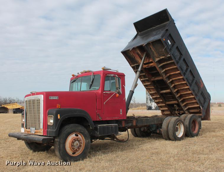 image for item DB5059 1981 International F4370 Transter 4300 dump truck