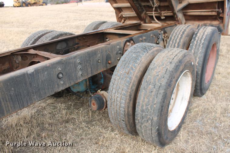 image for item DB5059 1981 International F4370 Transter 4300 dump truck