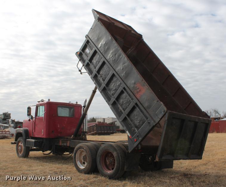 image for item DB5059 1981 International F4370 Transter 4300 dump truck