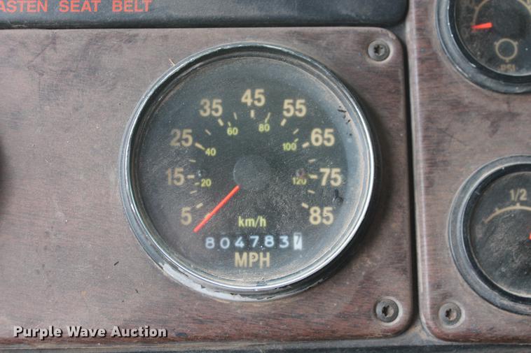 image for item DB5060 1990 Freightliner FLD truck chassis