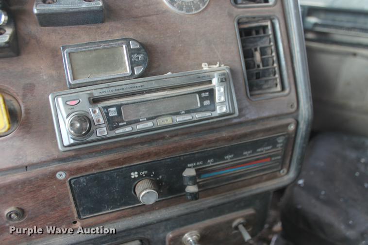 image for item DB5060 1990 Freightliner FLD truck chassis