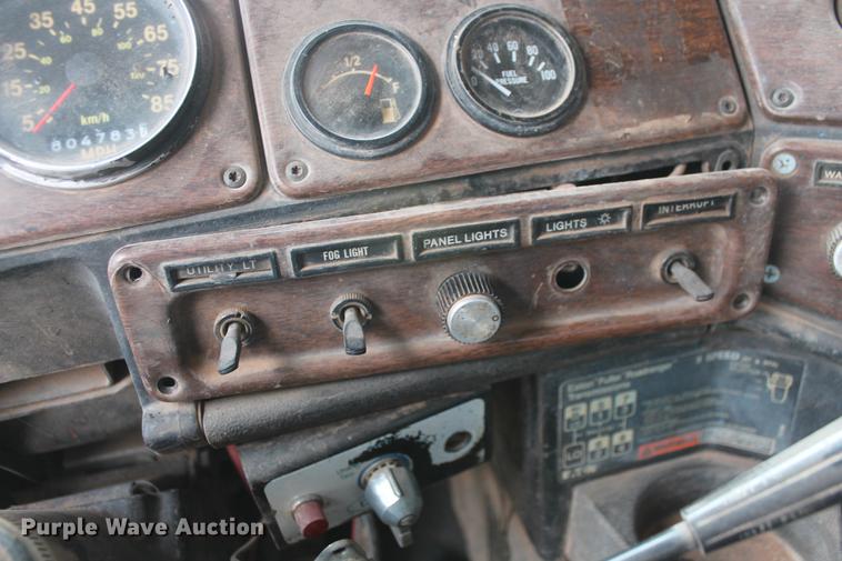 image for item DB5060 1990 Freightliner FLD truck chassis