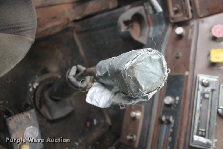 image for item DB5060 1990 Freightliner FLD truck chassis