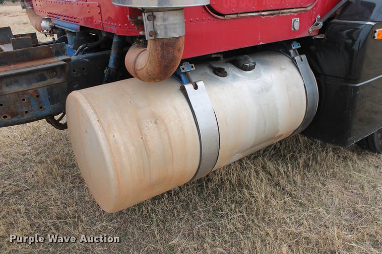 image for item DB5060 1990 Freightliner FLD truck chassis