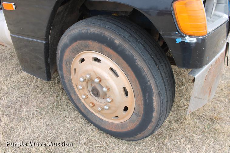 image for item DB5060 1990 Freightliner FLD truck chassis