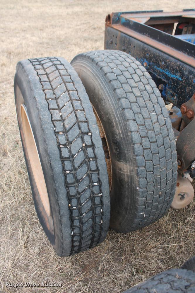 image for item DB5060 1990 Freightliner FLD truck chassis