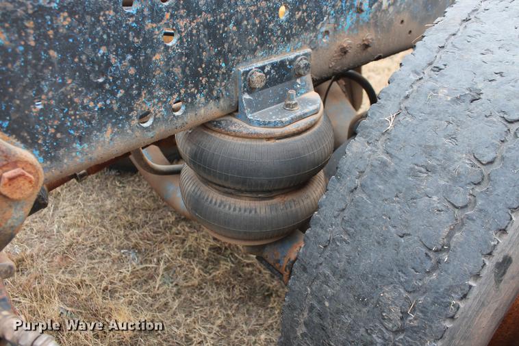 image for item DB5060 1990 Freightliner FLD truck chassis