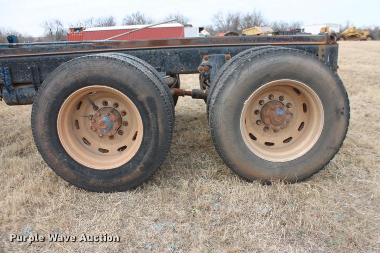 image for item DB5060 1990 Freightliner FLD truck chassis