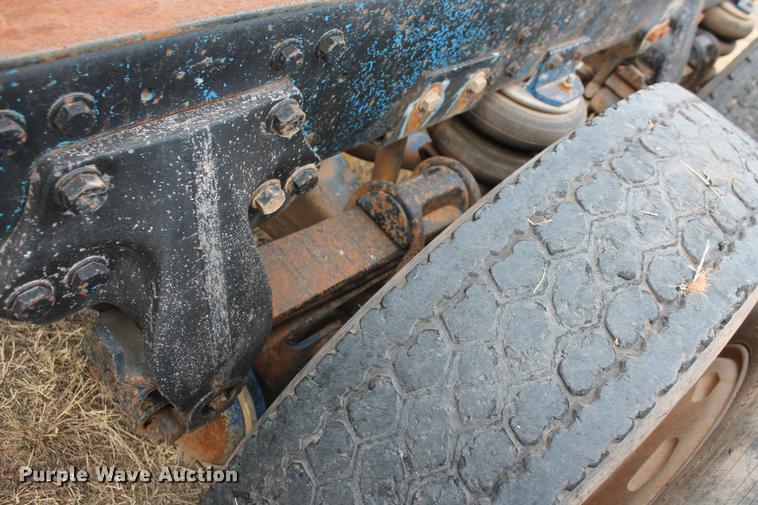 image for item DB5060 1990 Freightliner FLD truck chassis