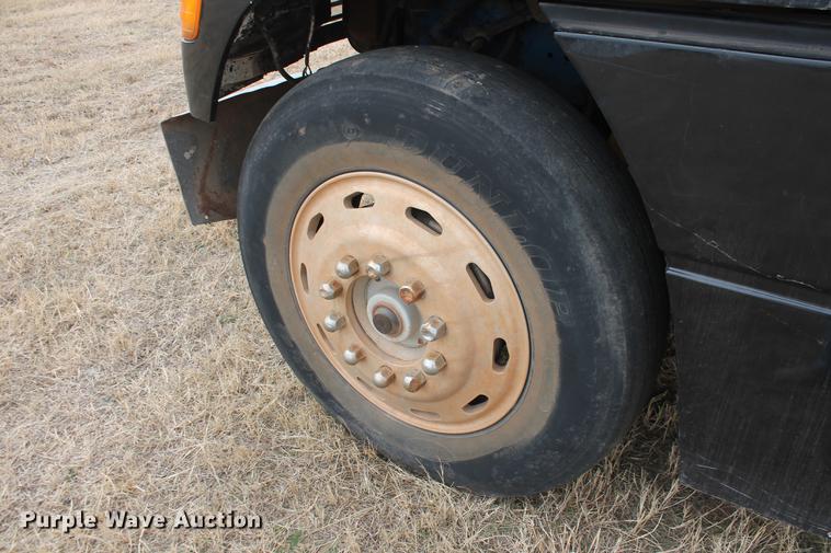 image for item DB5060 1990 Freightliner FLD truck chassis