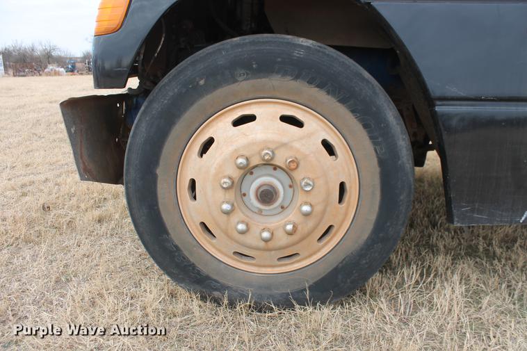 image for item DB5060 1990 Freightliner FLD truck chassis