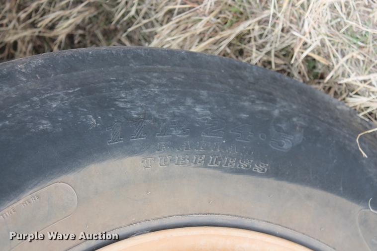 image for item DB5060 1990 Freightliner FLD truck chassis