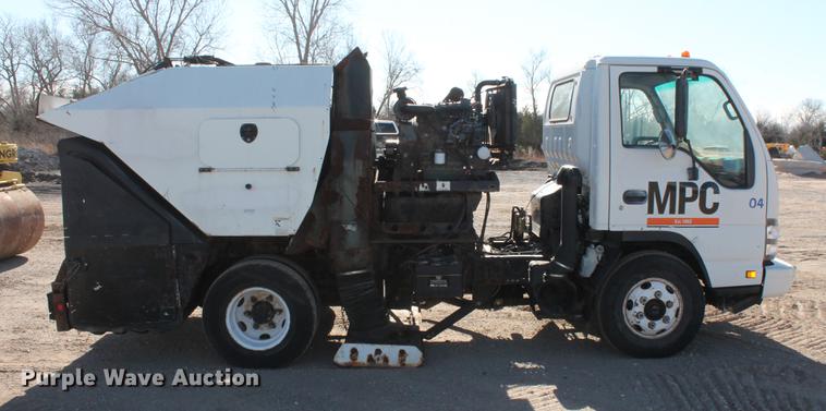 image for item DB5064 2006 GMC W3500 street sweeper